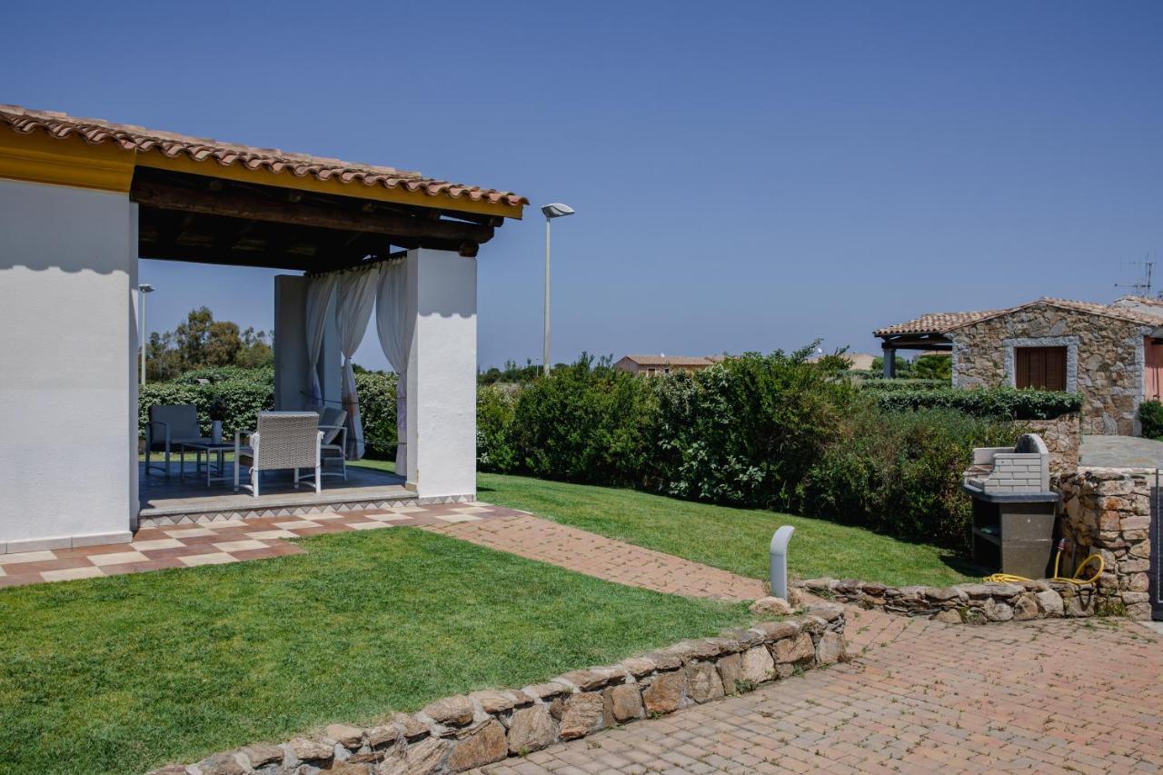 Le Residenze Di Baia Sant'Anna Villa Tanaunella Exterior photo